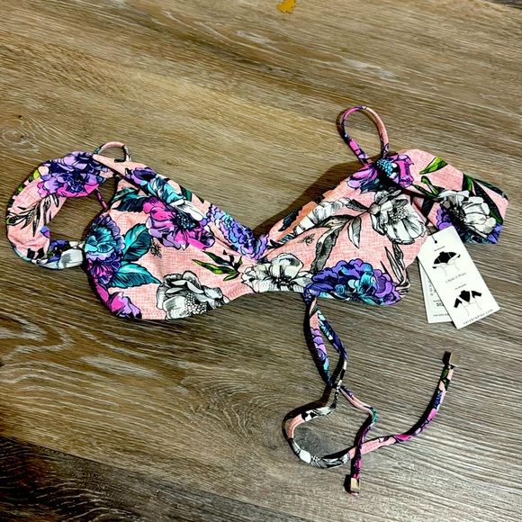 Vera Bradley Other - NWT Vera Bradley pink purple floral swim bikini top S